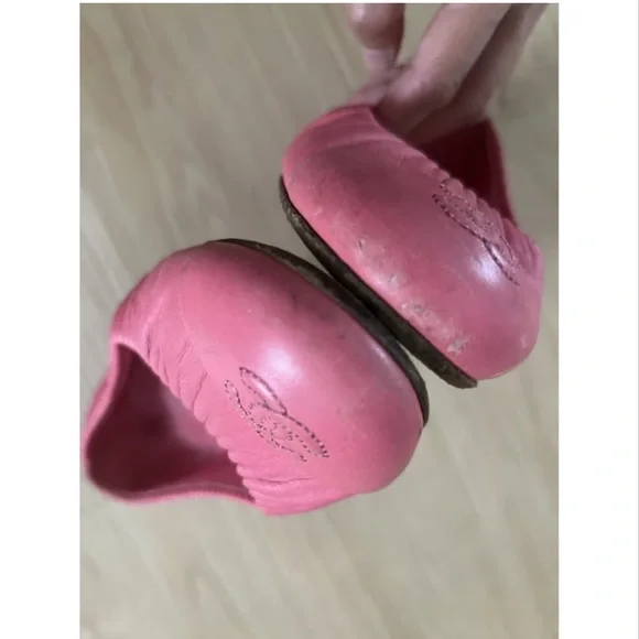 CHANEL Pink Leather Ballet Flats with Quilted CC Toe - Picture 5 of 10
